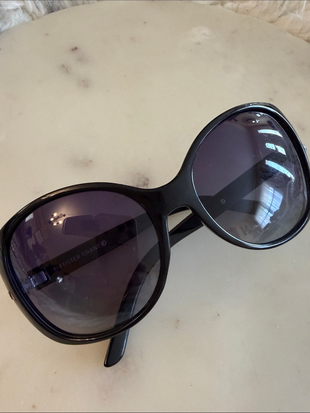 Foster Grant Women's Black Oversized Sunglasses